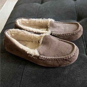 UGG Ansley Sherpa Slippers 10 Brown Taupe Fur Lined Slip On Shoes Womens